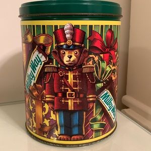 Milky way 1994 Christmas Round Decorative Tin Collectible